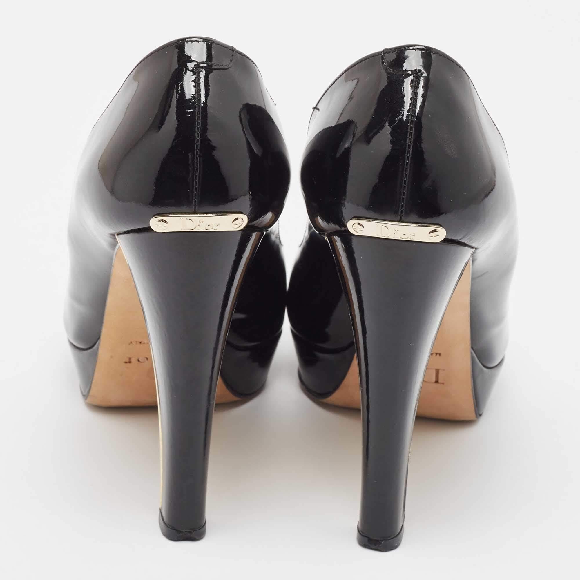Dior Noir Brevet Miss Dior Peep Toe Pumps Size 38 en vente 1