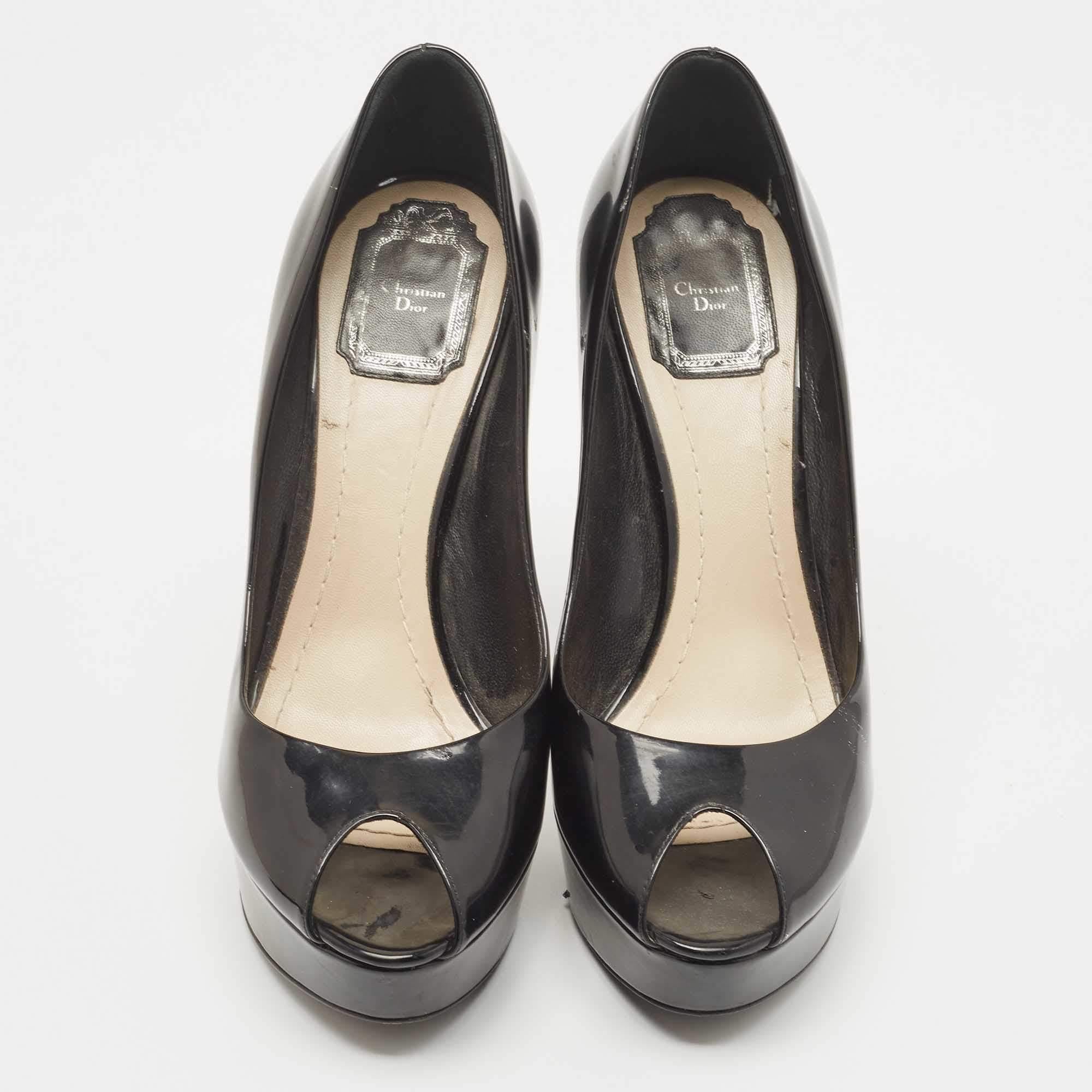 Dior Schwarz Patent Miss Dior Peep Toe Pumps Größe 39 Damen im Angebot