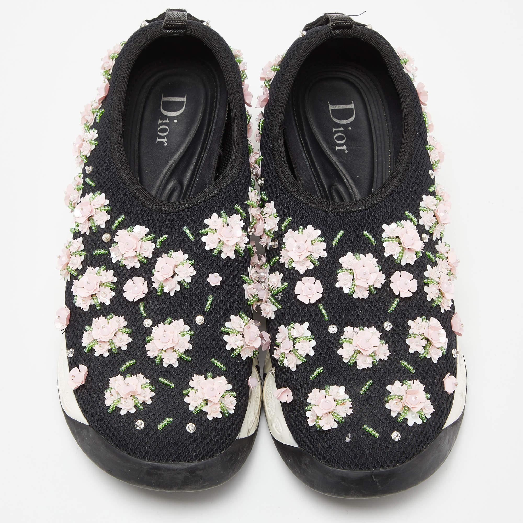 Dior Black/Pink Crystal Embellished Mesh Fusion Slip-On Sneakers Size 36 In Good Condition For Sale In Dubai, Al Qouz 2