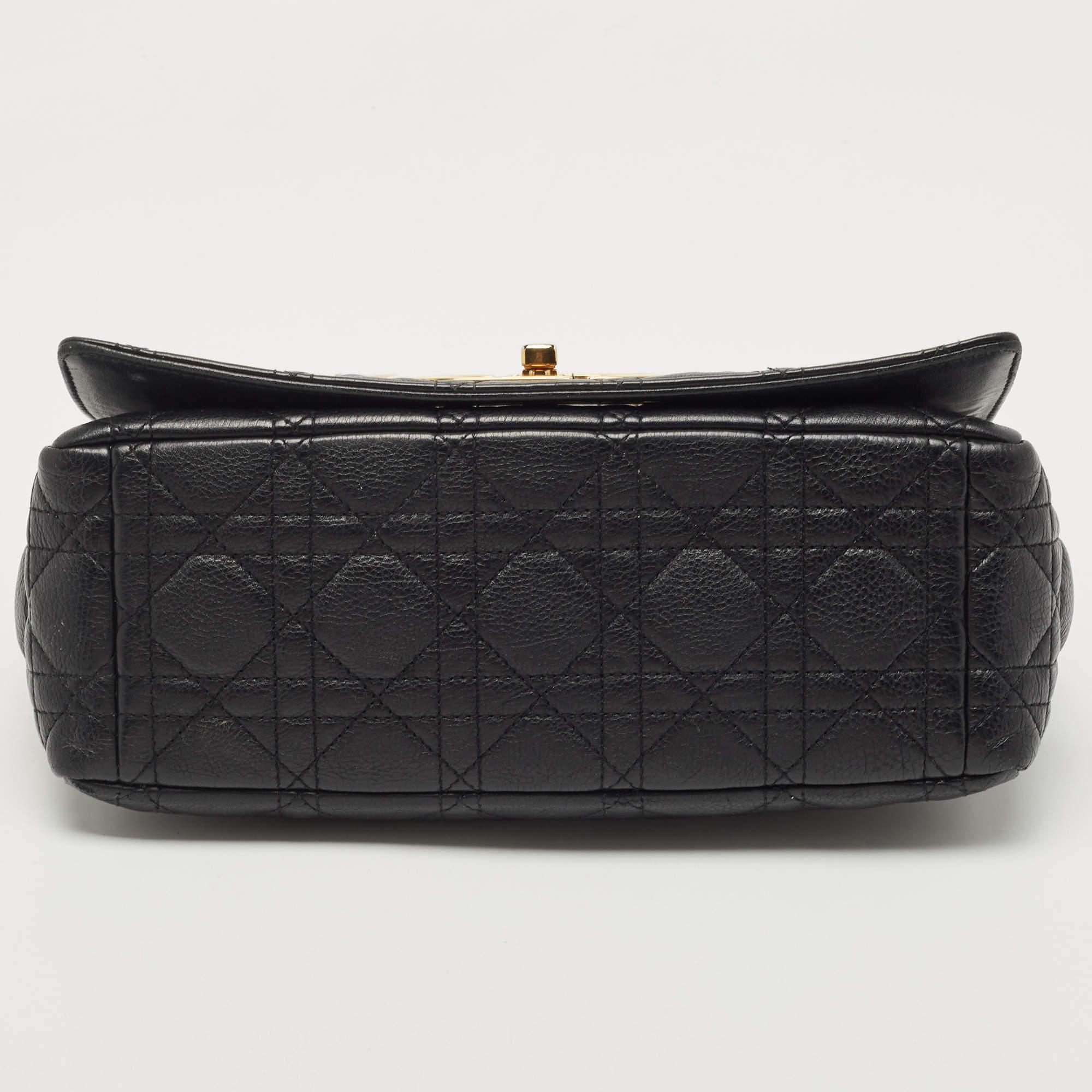 Dior Medium Caro Umhängetasche aus schwarzem gestepptem Leder Damen
