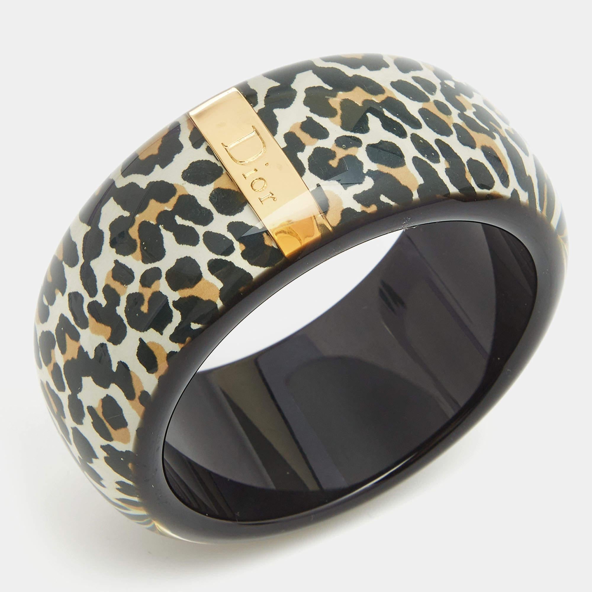 Dior Black Resin Acrylic Leopard Printed Bangle Bracelet In Excellent Condition For Sale In Dubai, Al Qouz 2