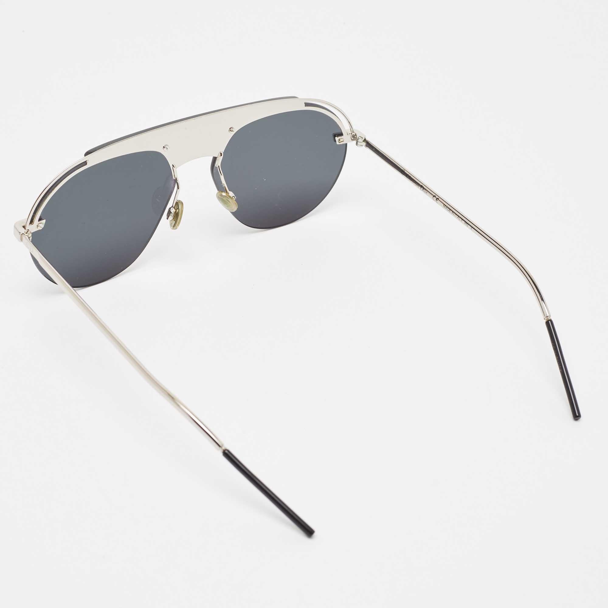 Embrace sunny days in full style with the help of this pair of Dior sunglasses. Created with expertise, the luxe sunglasses feature a well-designed frame and high-grade lenses that are equipped to protect your eyes. 