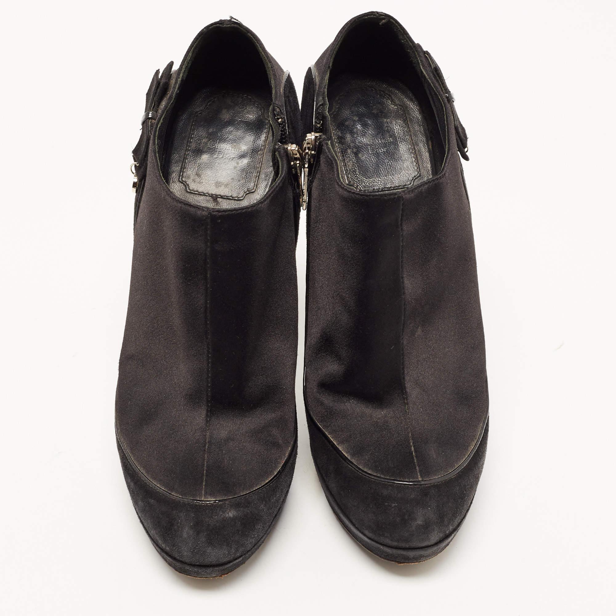 Dior Black Suede and Satin Bow Ankle Booties Size 38.5 In Fair Condition For Sale In Dubai, Al Qouz 2