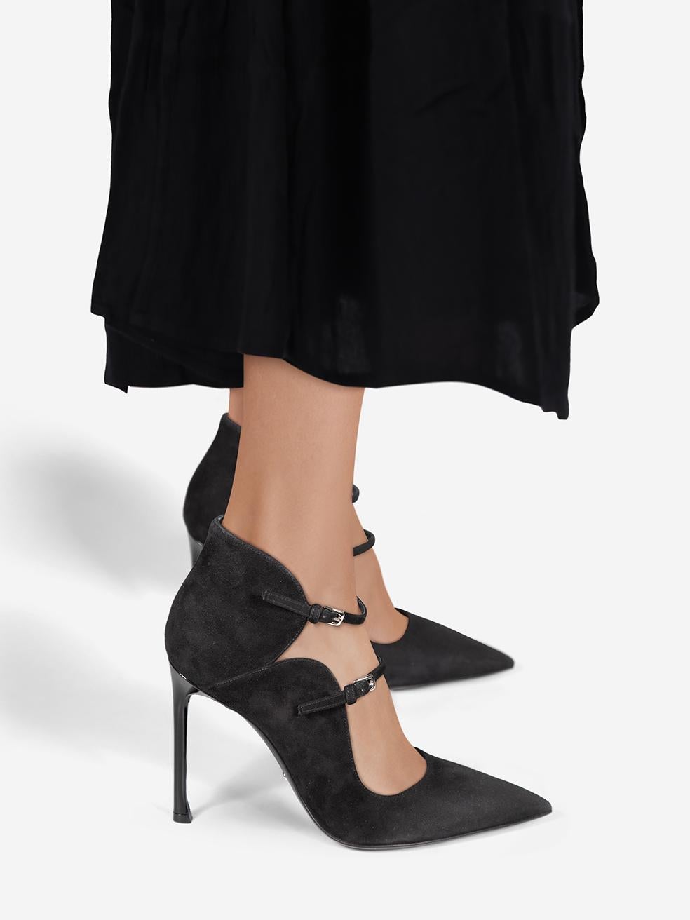 CONDITION is Very good. Minimal wear to heels is evident. Minimal wear to the toe, heel and both sides of both shoes where slight abrasions can be seen on this used Dior designer resale item.
 
 Details
 
 
 Black¬†
 
 Suede
 
 Heels
 
 Pointed toe
