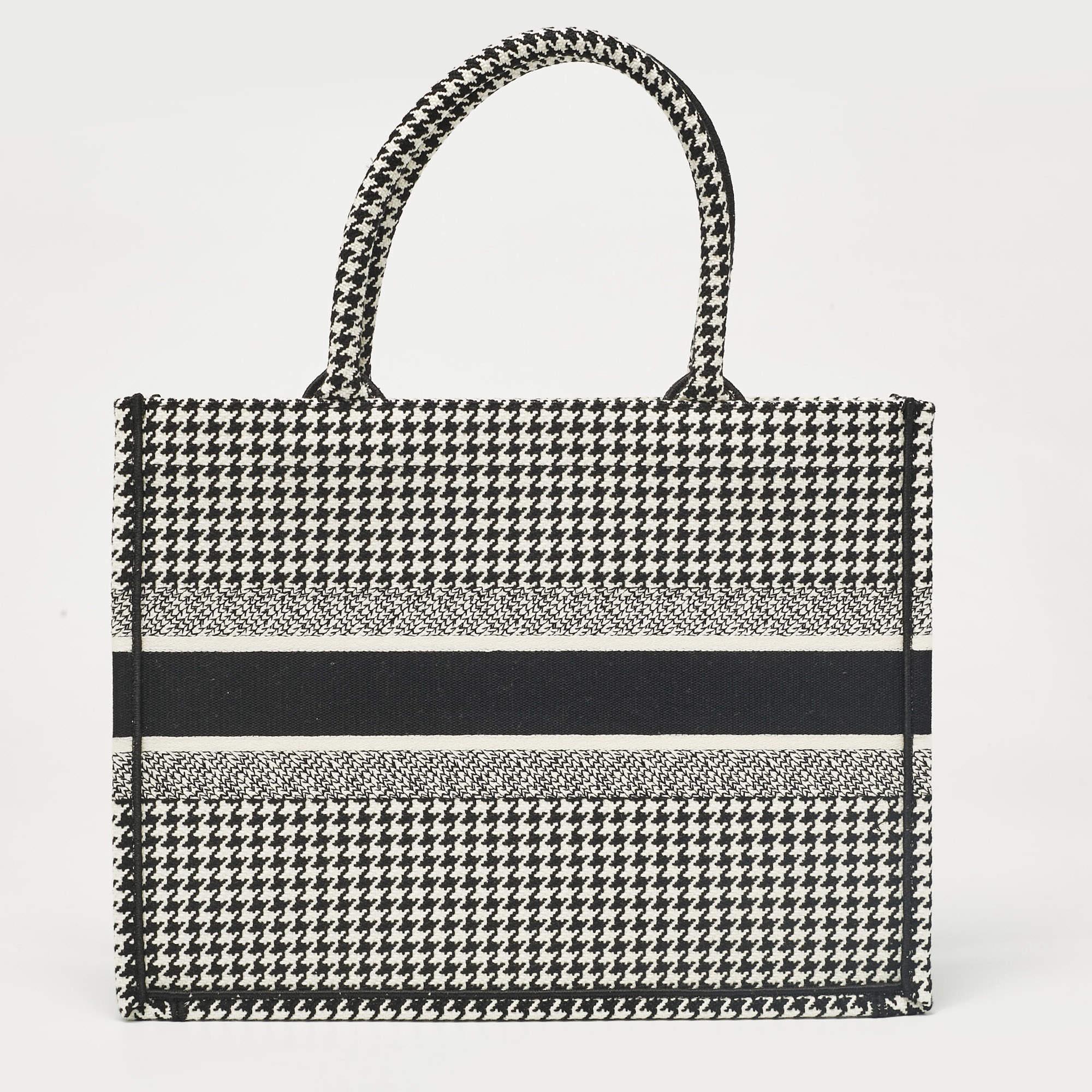 Women's Dior Black/White Canvas Medium Houndstooth Book Tote For Sale