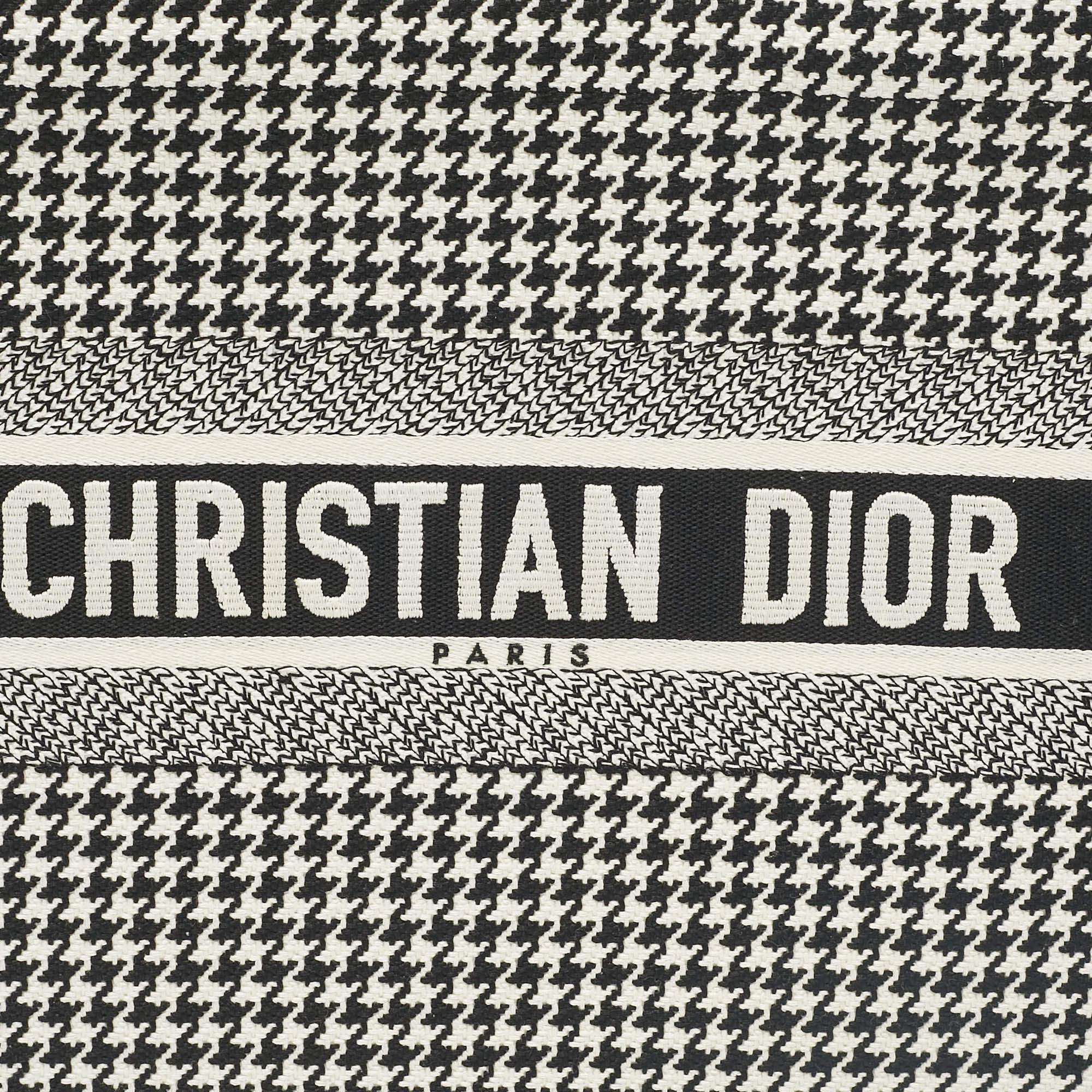 Dior Black/White Canvas Medium Houndstooth Book Tote For Sale 1