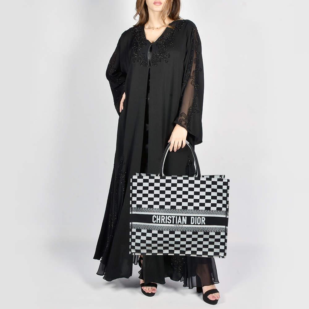 Dior Black/White Checkered Embroidered Canvas Large Book Tote In Excellent Condition For Sale In Dubai, Al Qouz 2