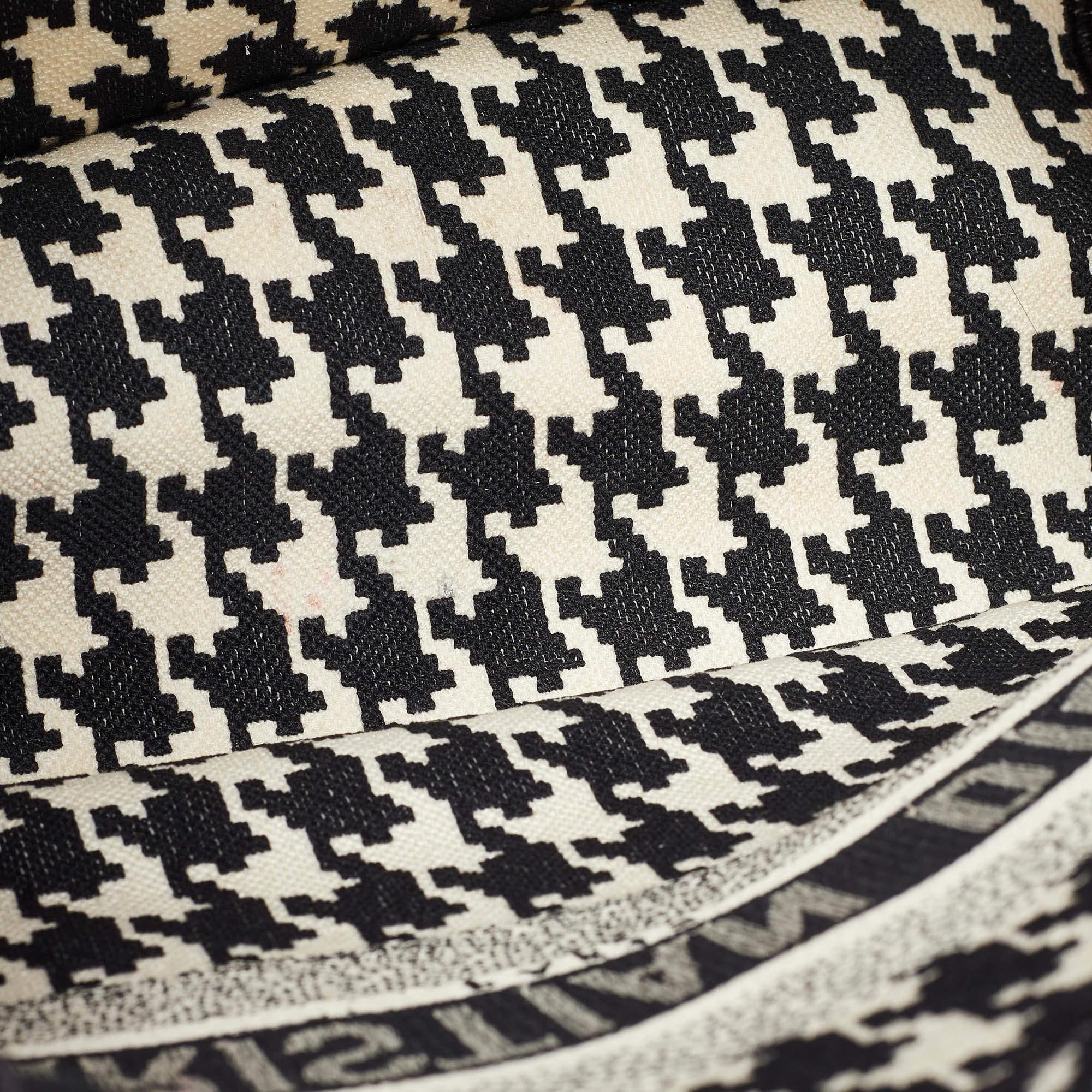 Dior Black/White Embroidered Macro Houndstooth Canvas Medium Book Tote For Sale 3