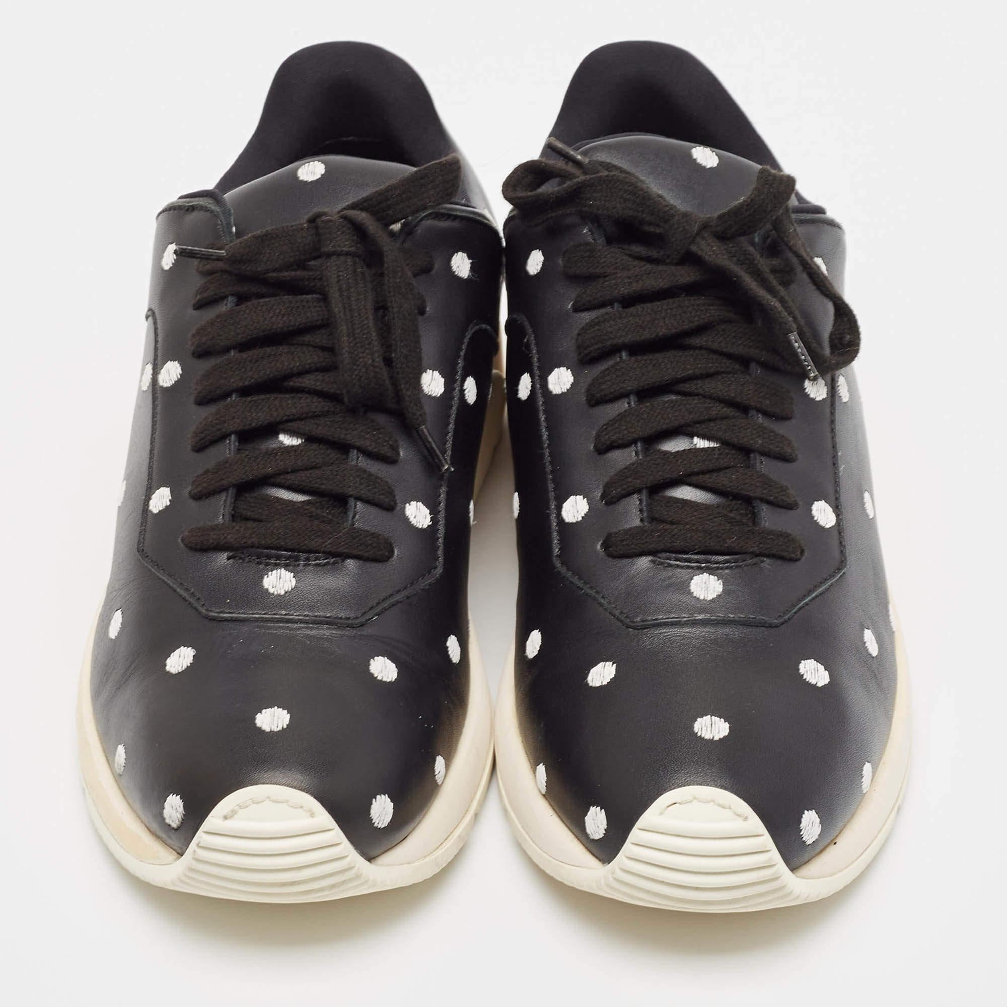 Dior Black/White Leather Lace Up Sneakers Size 40 In Excellent Condition For Sale In Dubai, Al Qouz 2