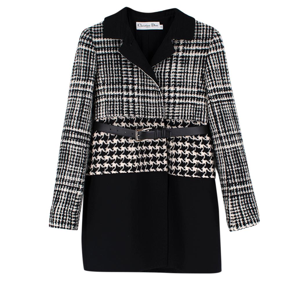 Dior Black & White Wool Blend Houndstooth Belted Coat

- Leather belt
-Tweed knit wool blend material
-Collared peacoat design
-Gorgeous houndstooth knit pattern
-Three branded hidden buttons
-Leather belt with belt loops included
-Silver belt