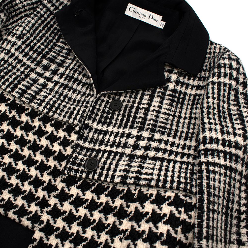 Dior Black & White Wool Blend Houndstooth Belted Coat - Size US 8 For Sale 1