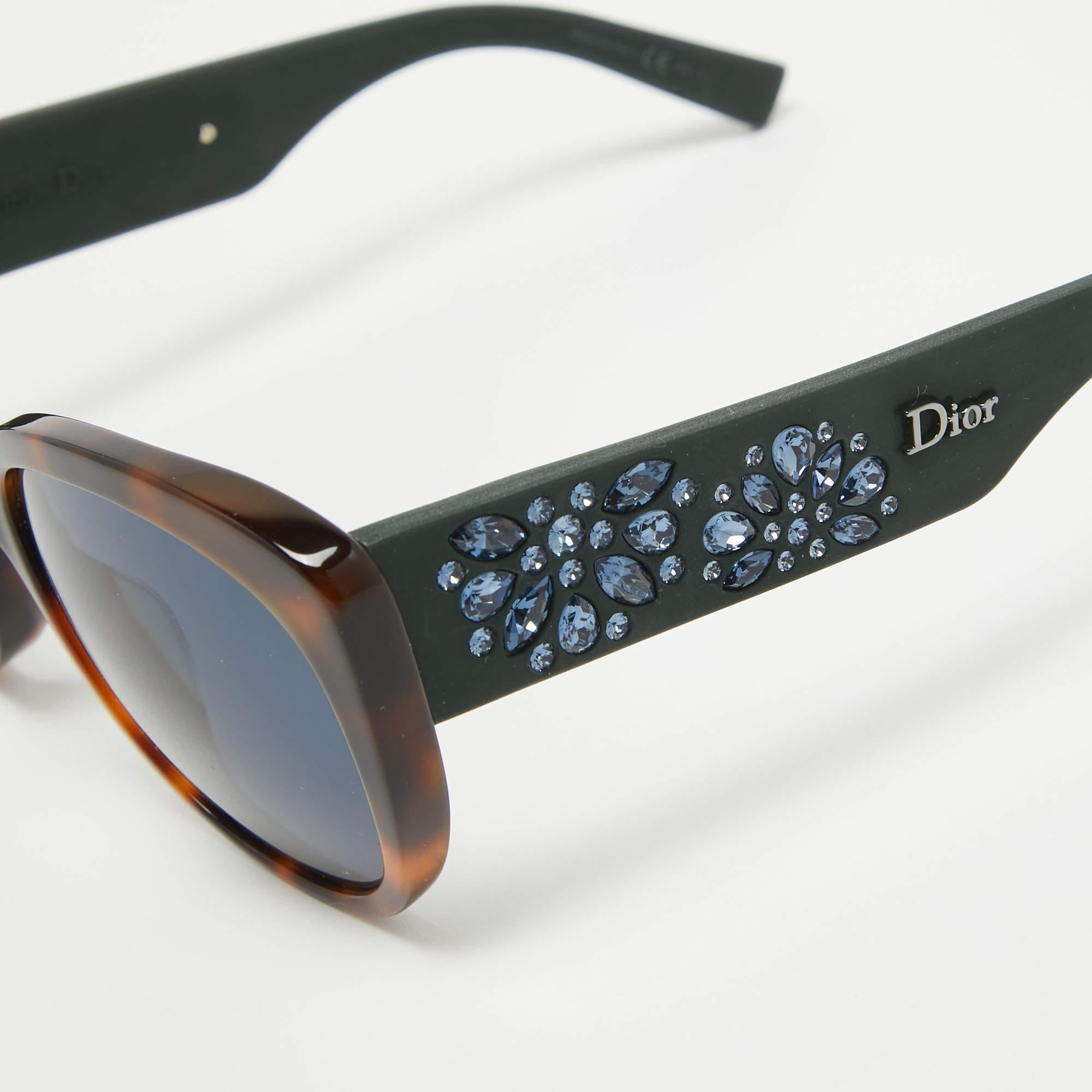 Gris Dior Blue/Brown BPDKU Inedite Crystals Embellished Cat Eye Sunglasses en vente