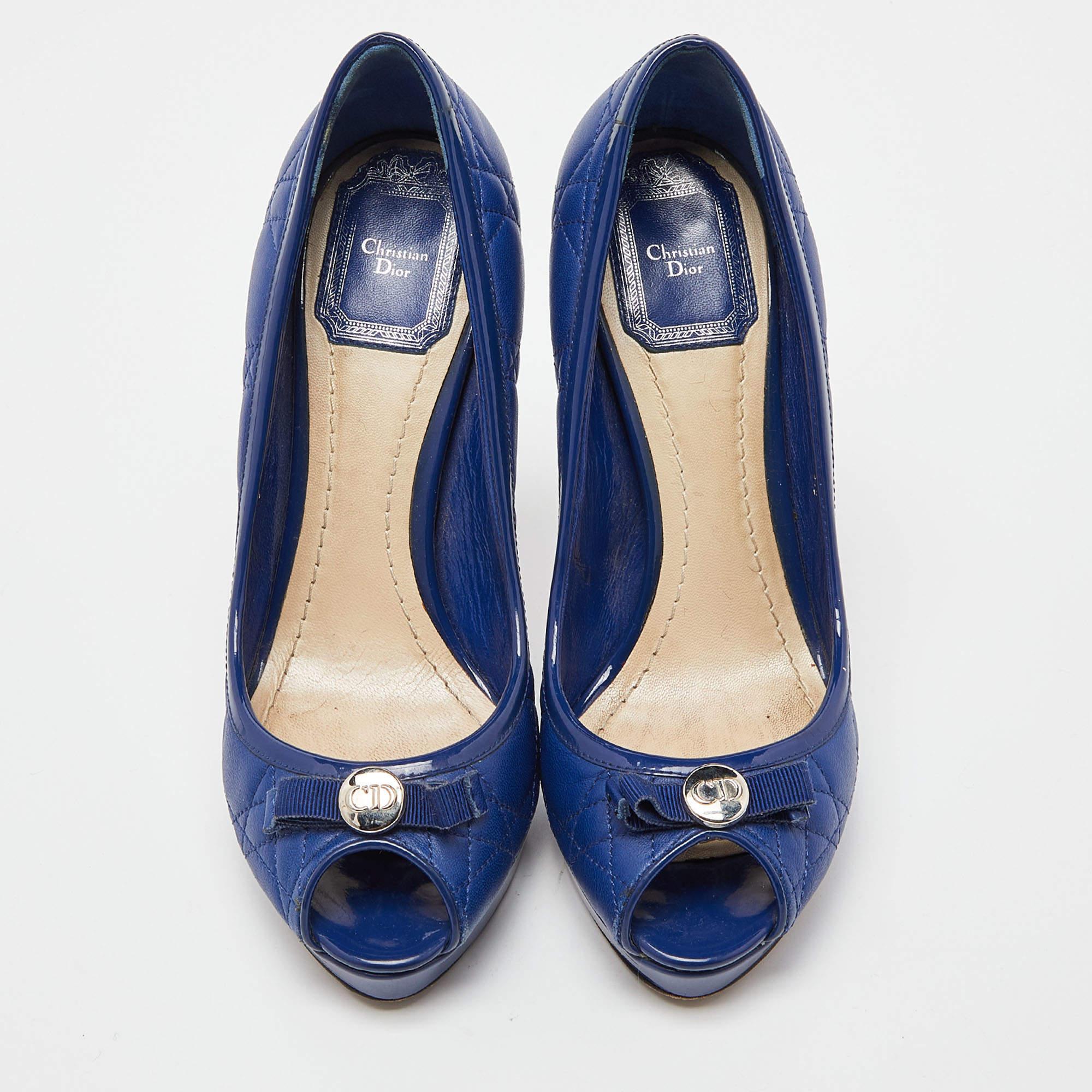 Dior Blue Cannage Leather and Patent Bow Peep Toe Platform Pumps Size 36.5 In Fair Condition For Sale In Dubai, Al Qouz 2