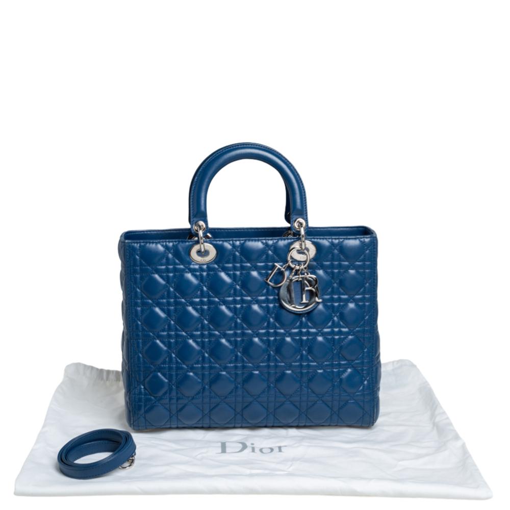 Dior Blaue große Lady Dior Tote aus Cannage-Leder 9