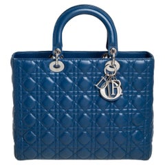 Dior - Grand sac cabas Lady Dior en cuir cannage bleu