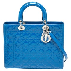 Dior - Grand sac cabas Lady Dior en cuir verni bleu cannage