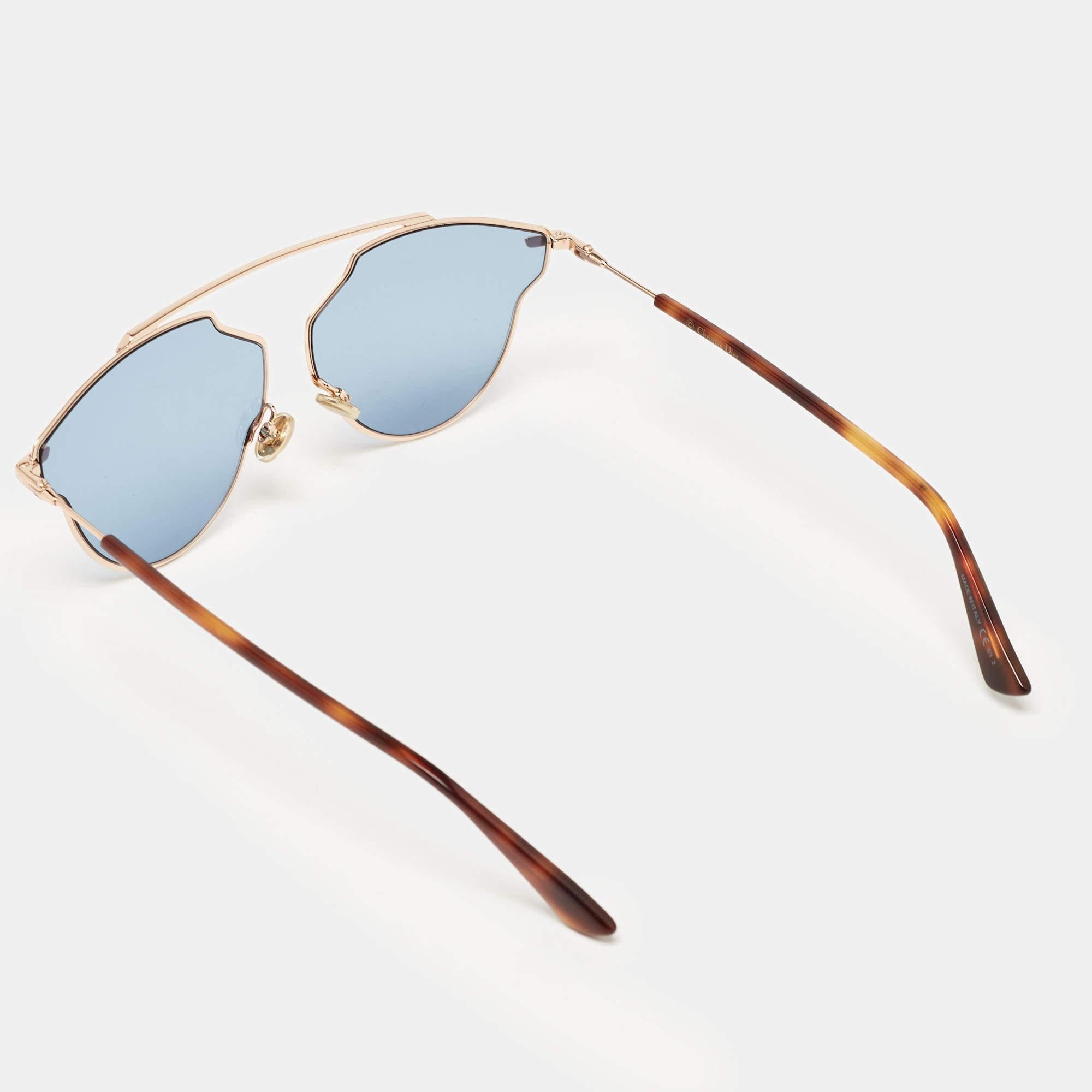 Styled to eloquently express your style, these Dior sunglasses come in an aviator frame with sturdy temples and brand detailing on the sides. While its design will make you stand out, the blue lenses will provide sufficient protection.

Includes: