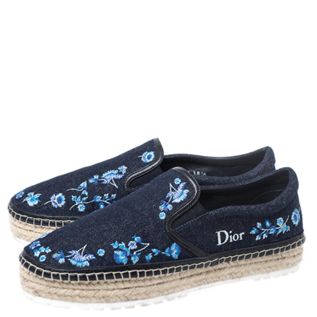 Dior Blue Floral Embroidery Denim Prairie Espadrille Loafers Size 38.5 In Good Condition In Dubai, Al Qouz 2