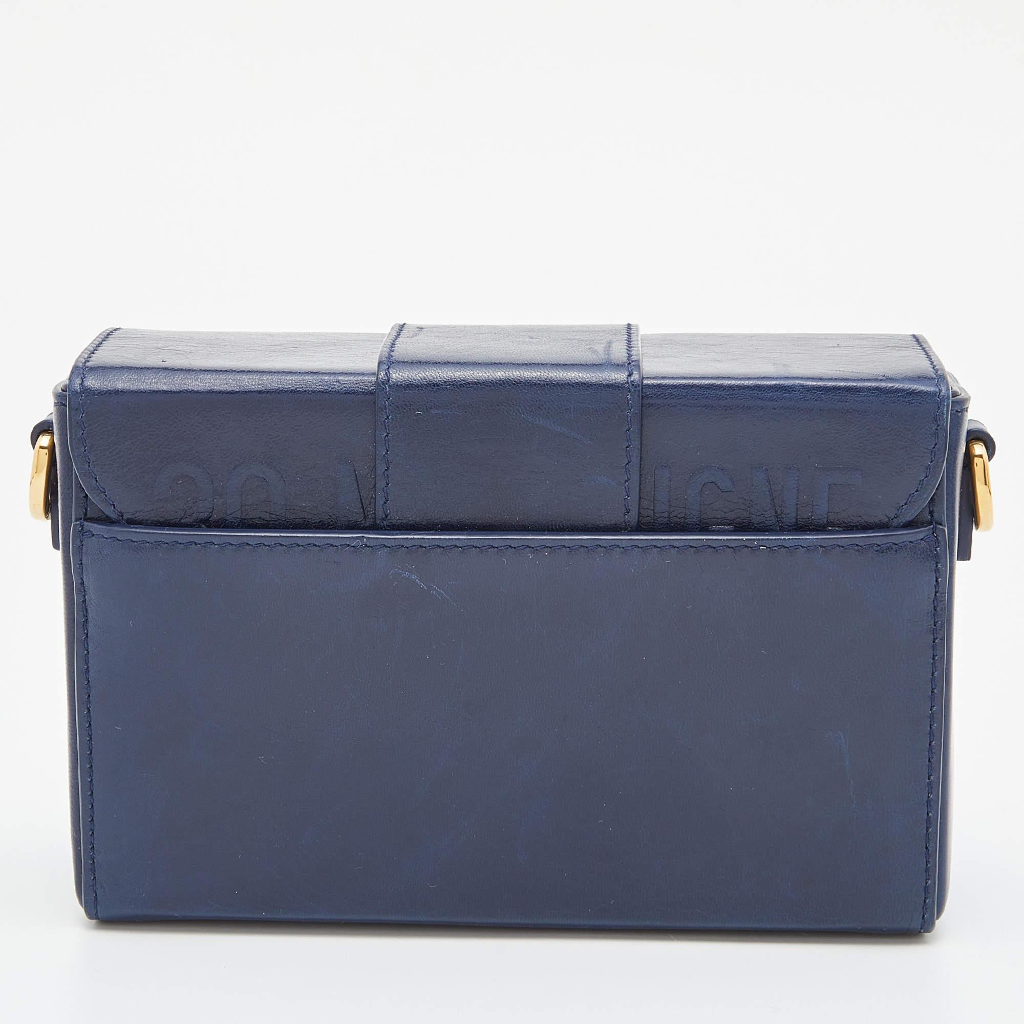 Dior Blue Leather 30 Montaigne Box Bag In Good Condition In Dubai, Al Qouz 2