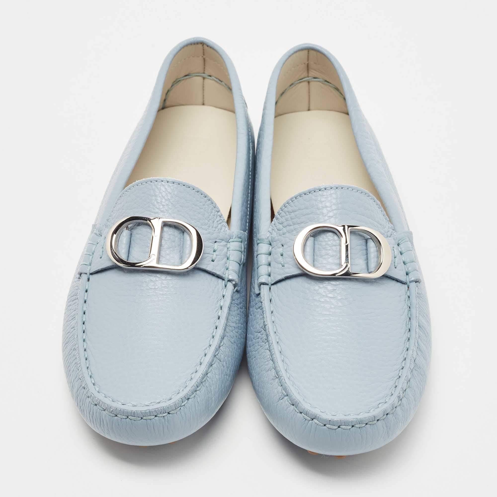 Practical, fashionable, and durable—these designer loafers are carefully built to be fine companions to your everyday style. They come made using the best materials to be a prized buy.

Includes: Original Box, Original Dustbag
