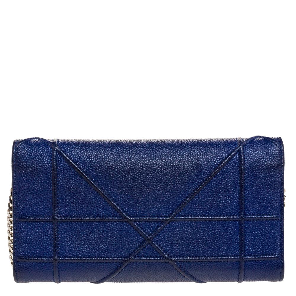 Diorama wallet on chain sale