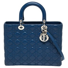 Grand sac cabas Lady Dior en cuir bleu Dior