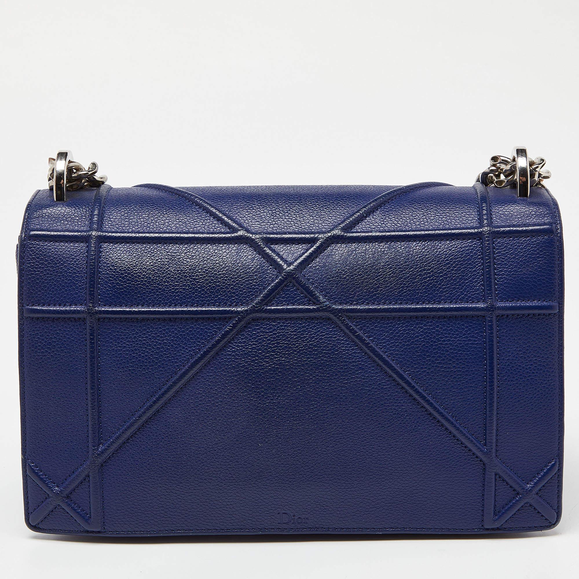Introduced in Spring/Summer 2015 runaway, the Diorama embodies refined construction and celebrates femininity through its artistic design. The signature Cannage pattern brings out the appeal of this Dior bag. Made from leather, the chain-leather