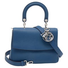 Petit sac à main à rabat Be Dior en cuir bleu Dior