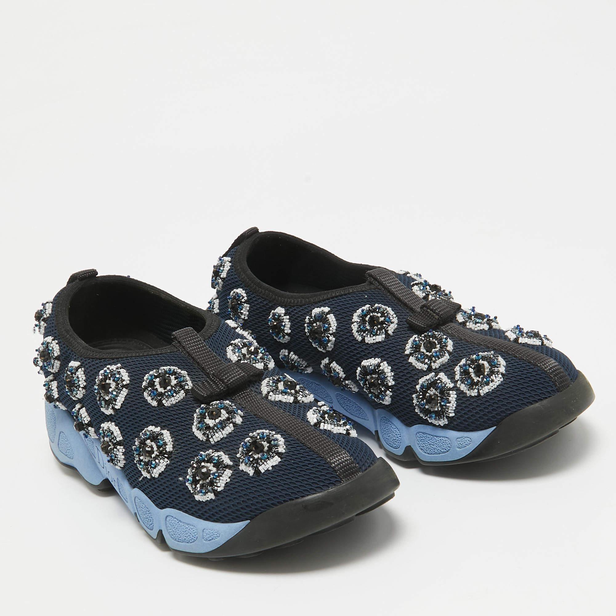 Dior Baskets Fusion en maille bleue, taille 34,5 Bon état - En vente à Dubai, Al Qouz 2