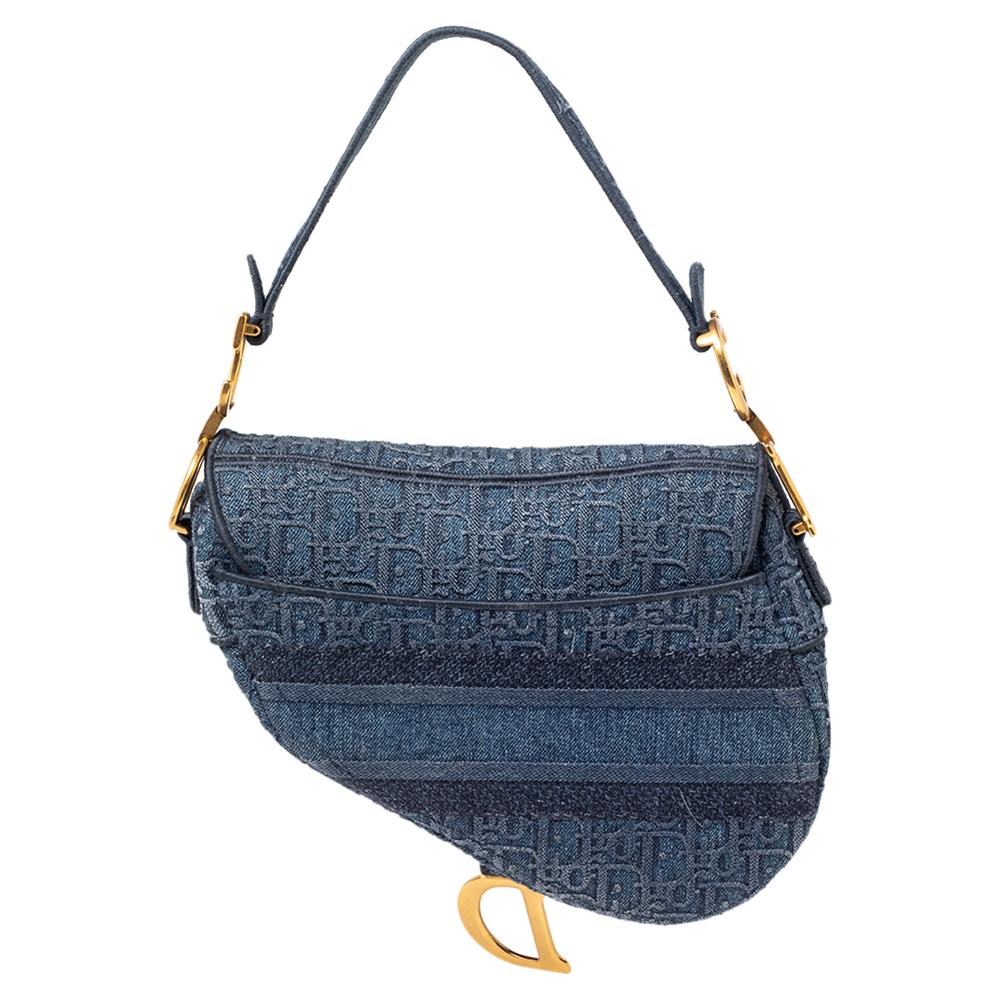 The Dior Saddle made a huge comeback in 2018 and it has gone on to remain in style. Just for you to catch on with the Saddle trend comes this gorgeous version in Oblique denim. A single handle and a fabric interior sum the creation up. The bag gives
