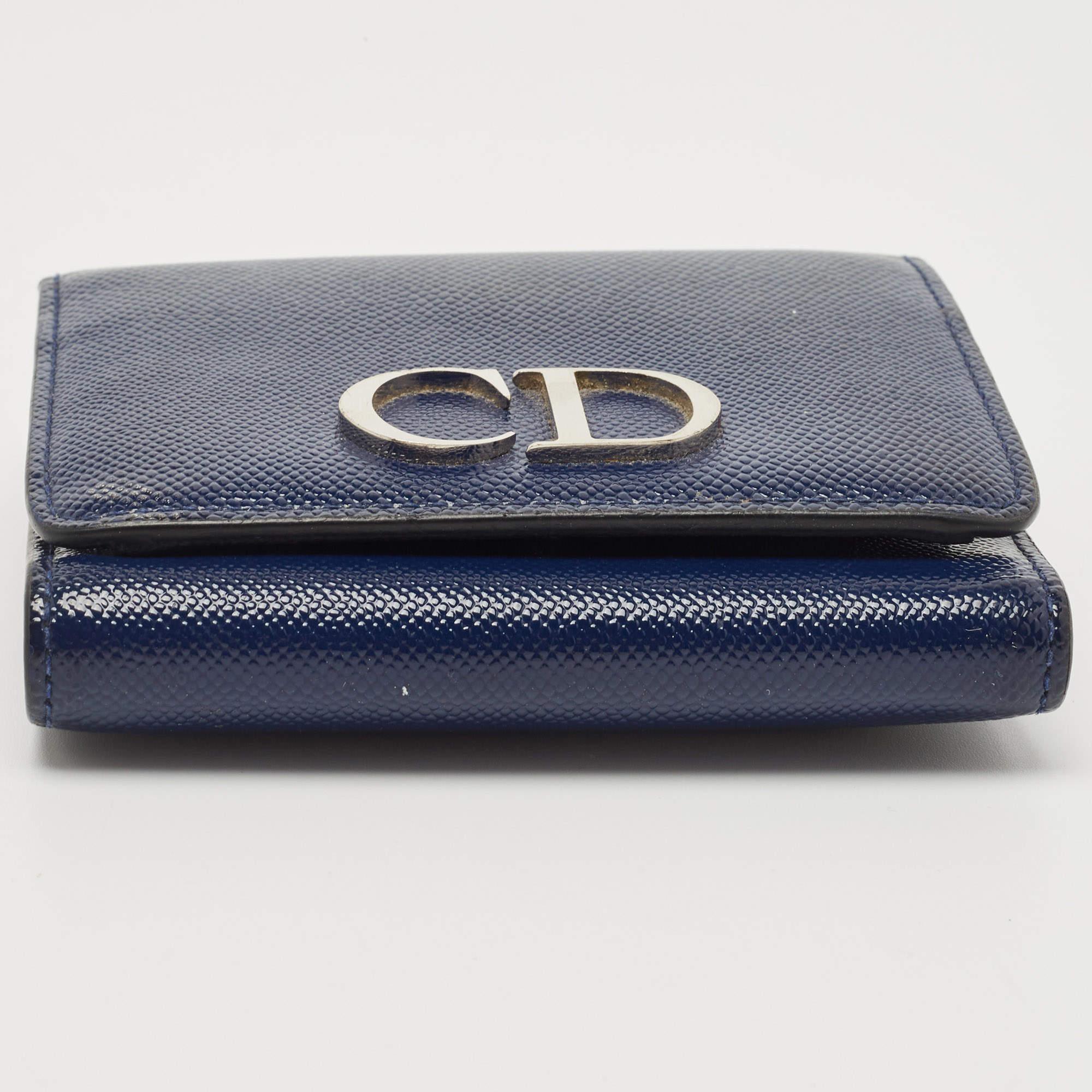 Portafoglio Mania Trifold in pelle verniciata blu di Dior 2