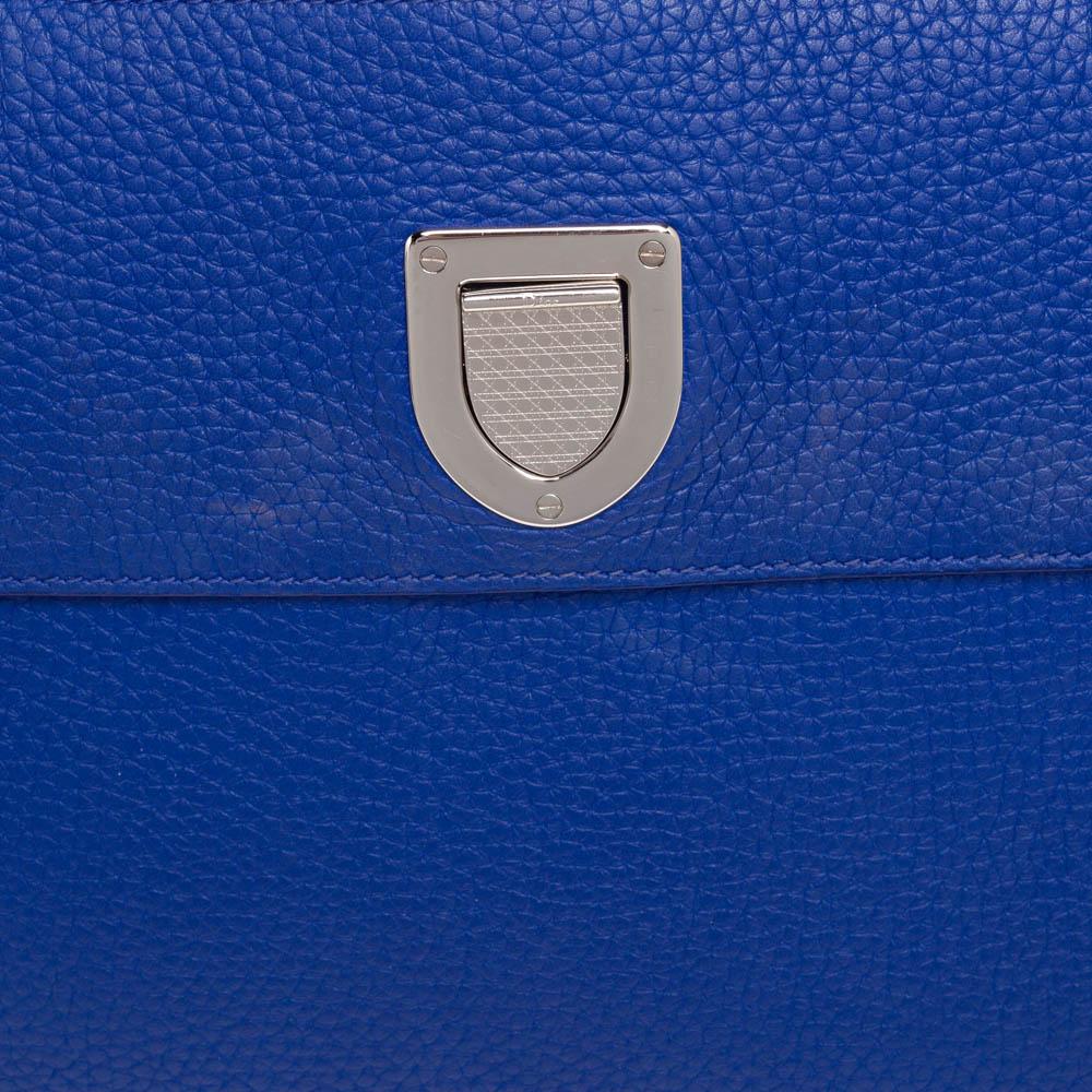 Dior Blue Pebbled Leather Medium Diorever Tote In Good Condition For Sale In Dubai, Al Qouz 2