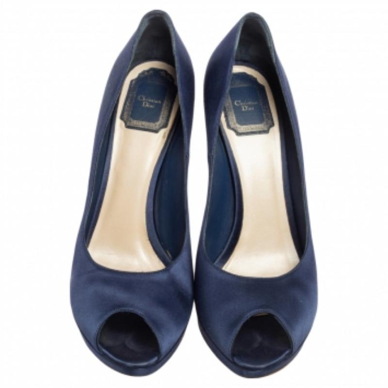 Dior Bleu Satin Miss Dior Peep Toe Platform Pumps Size 40.5 Bon état - En vente à Dubai, Al Qouz 2