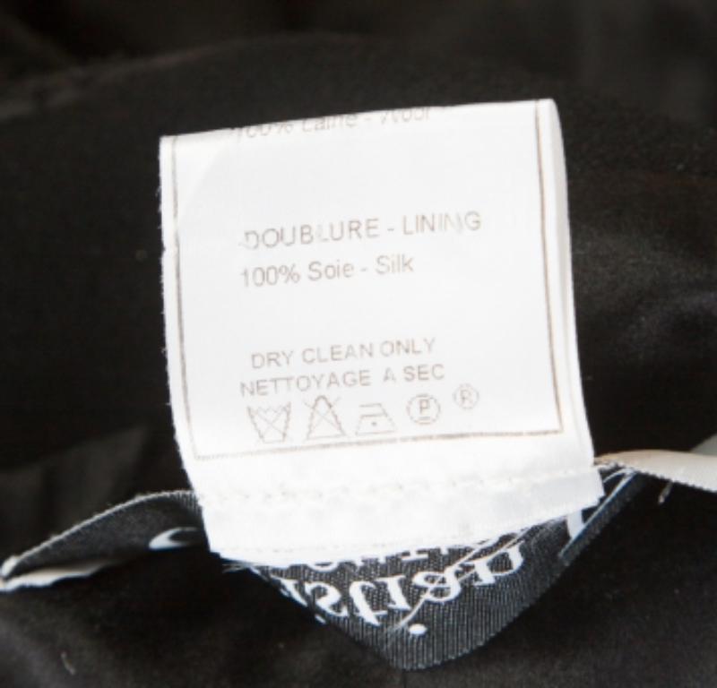 Dior Boutique Dior Veste noire à col et manches en dentelle à volants XL Bon état - En vente à Dubai, Al Qouz 2