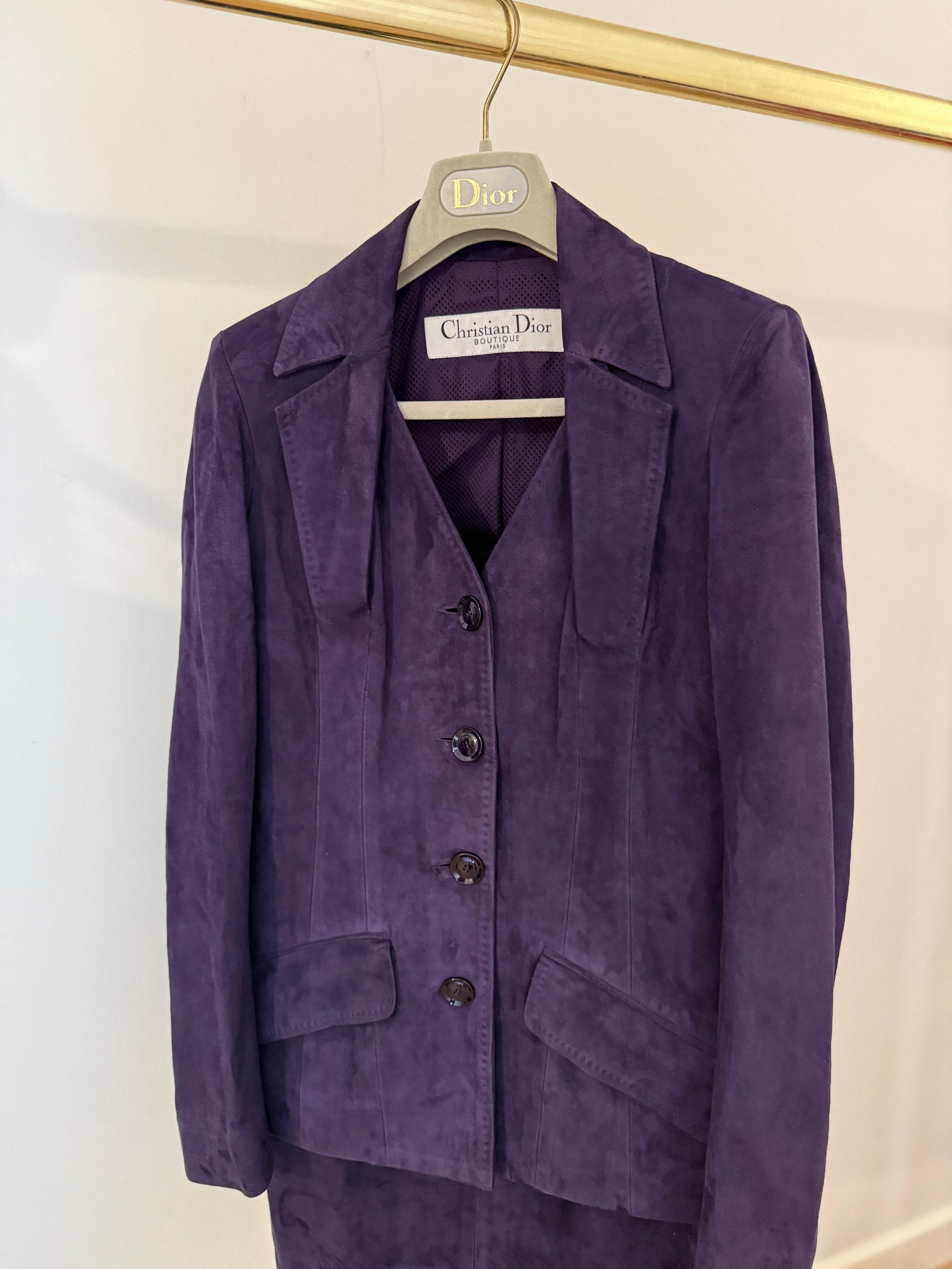 Dior Boutique by John Galliano circa 2005 iconic signature cut suede suit en vente 7