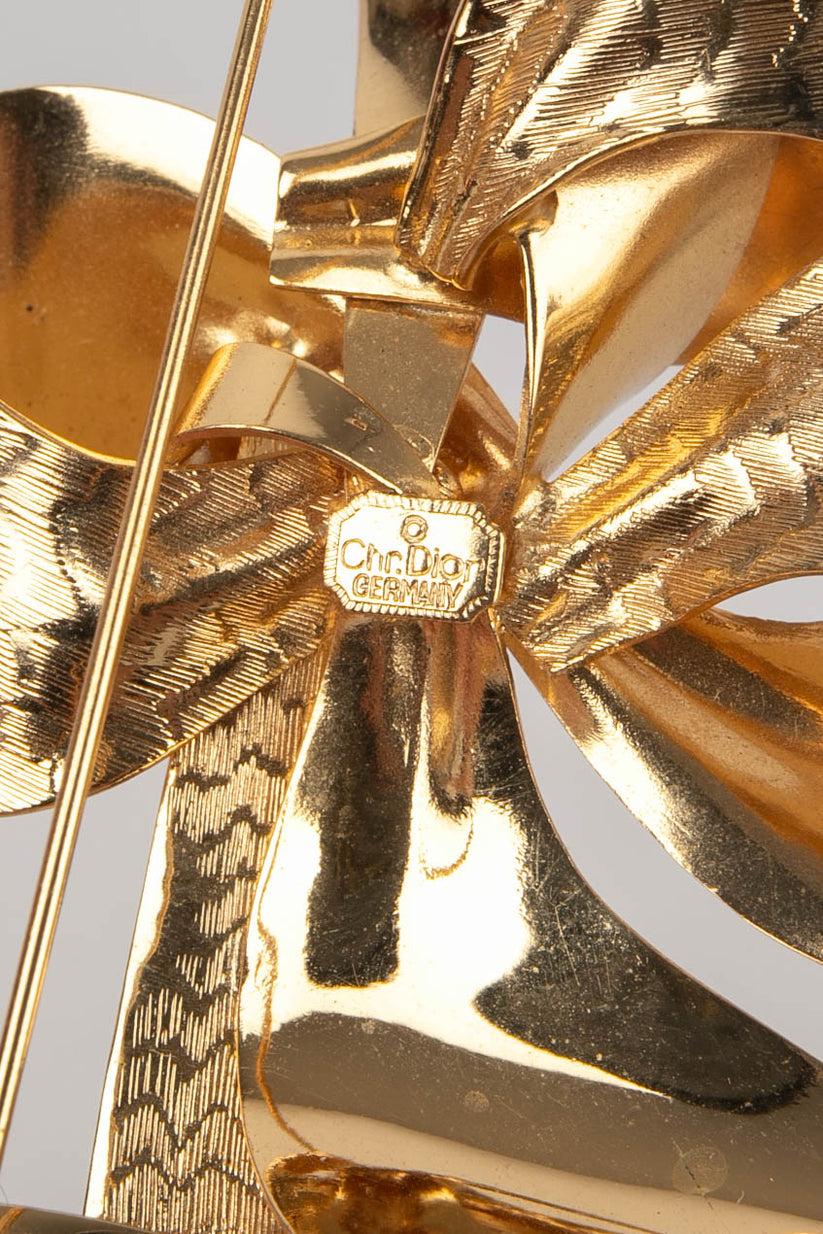 Dior Bow Brooch in Golden Metal For Sale 1