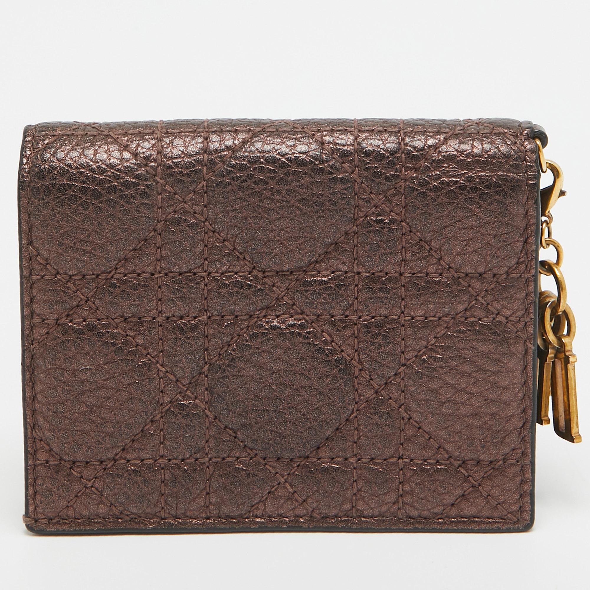 Dior Bronze Cannage Pelle Lady Dior Flap Card Case In condizioni discrete in vendita a Dubai, Al Qouz 2