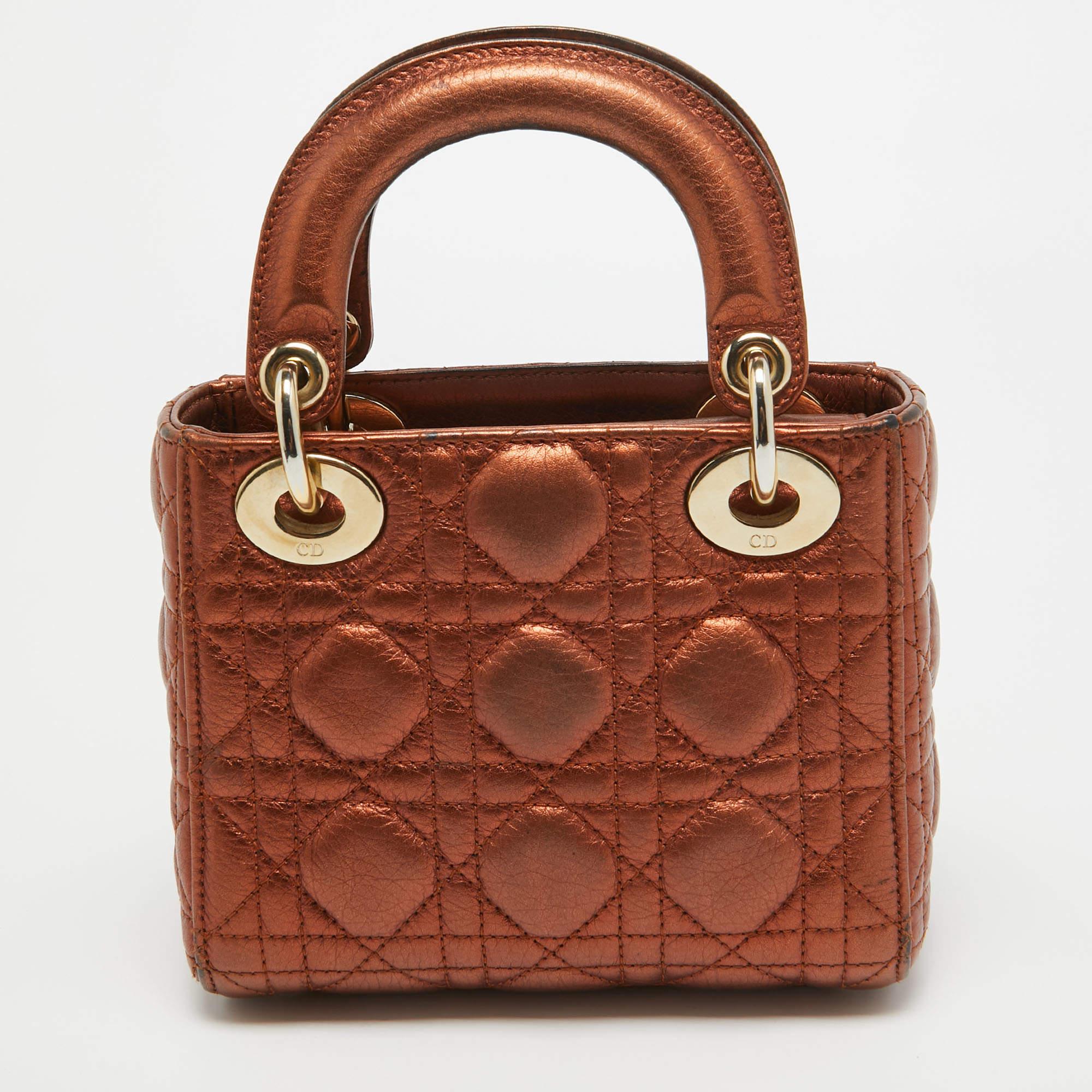 Sac cabas Lady Dior en cuir cannage bronze en vente 16