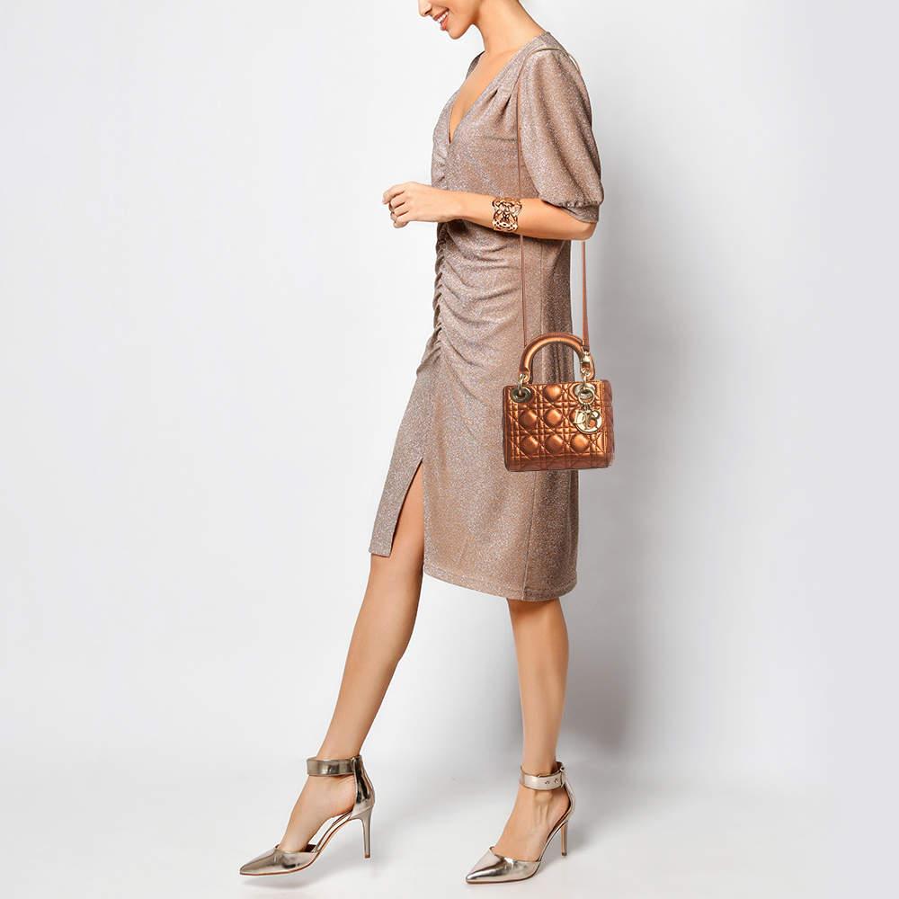 Sac cabas Lady Dior en cuir cannage bronze Pour femmes en vente