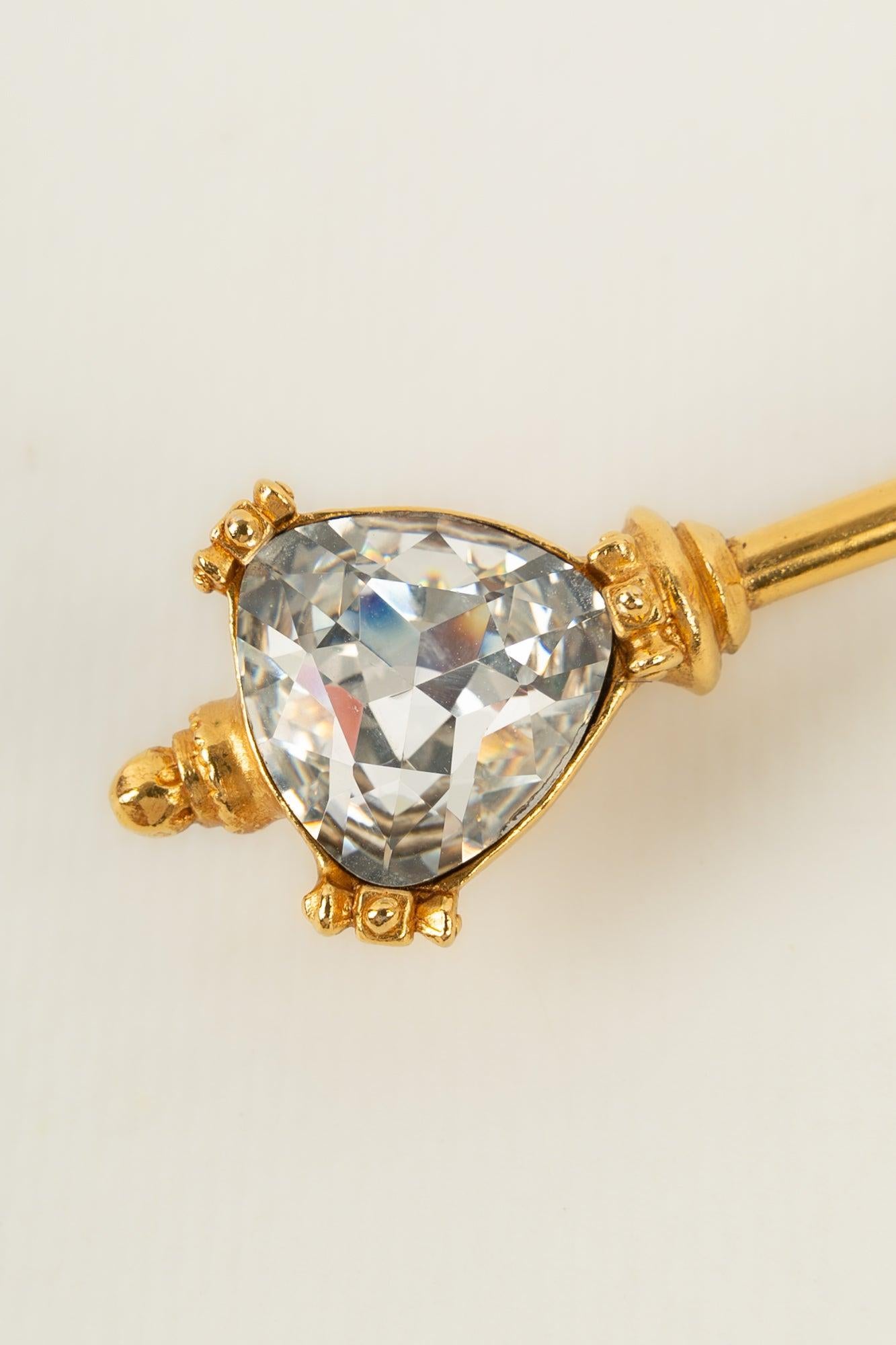 Dior Brooch in Gold-Plated Metal with Two Big Rhinestones In Excellent Condition For Sale In SAINT-OUEN-SUR-SEINE, FR