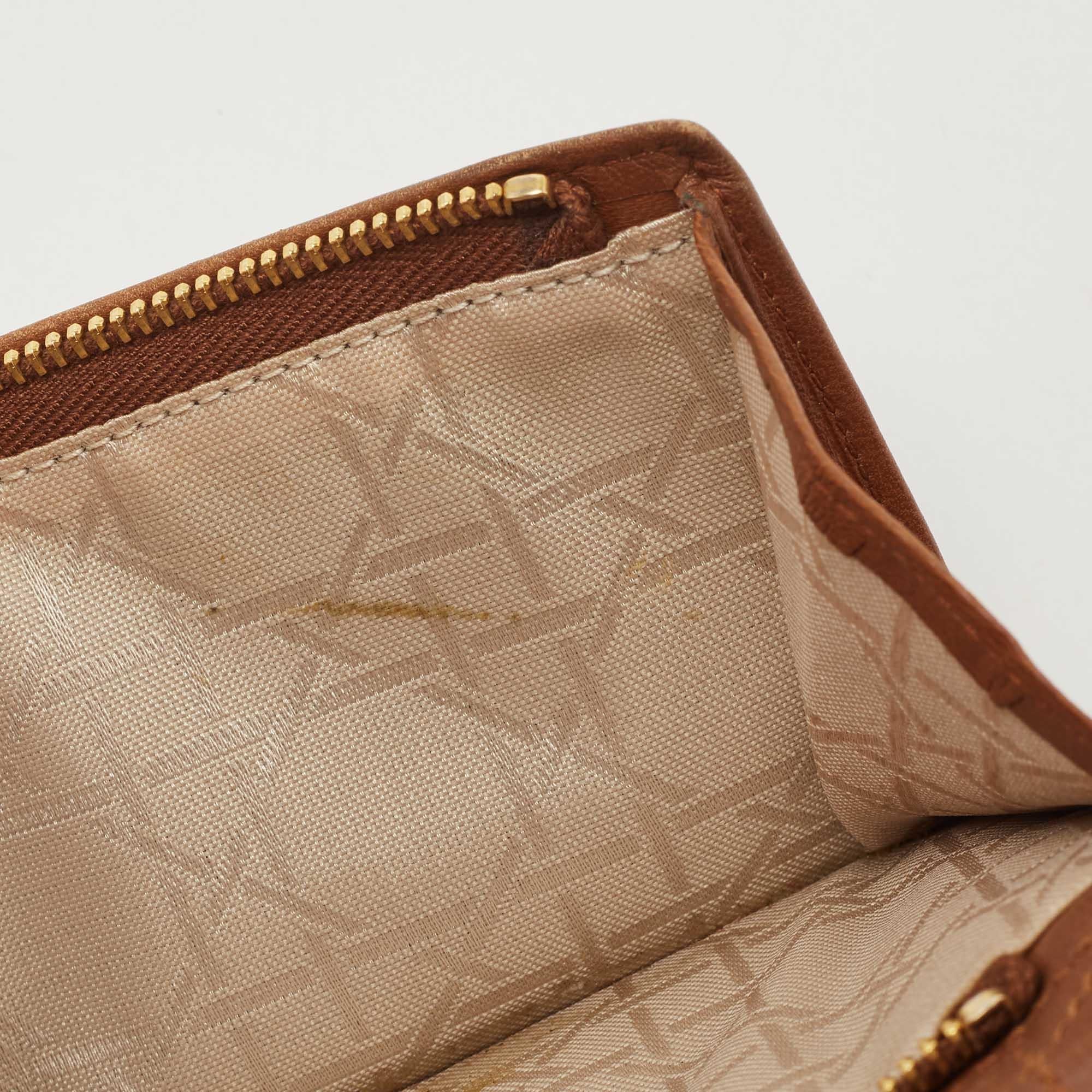 Donna Portafoglio continentale con doppia patta in pelle Cannage marrone Dior in vendita