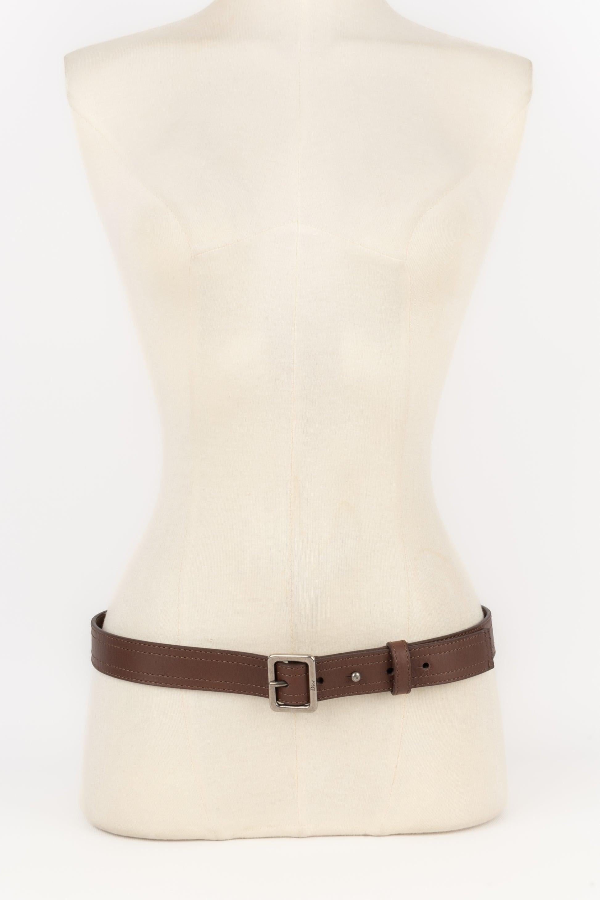 Dior - (Made in Italy) Cintura in pelle marrone.

Informazioni aggiuntive:
Condizioni: Ottime condizioni
Dimensioni: Lunghezza totale: 97 cm

Riferimento del venditore: ACC256
