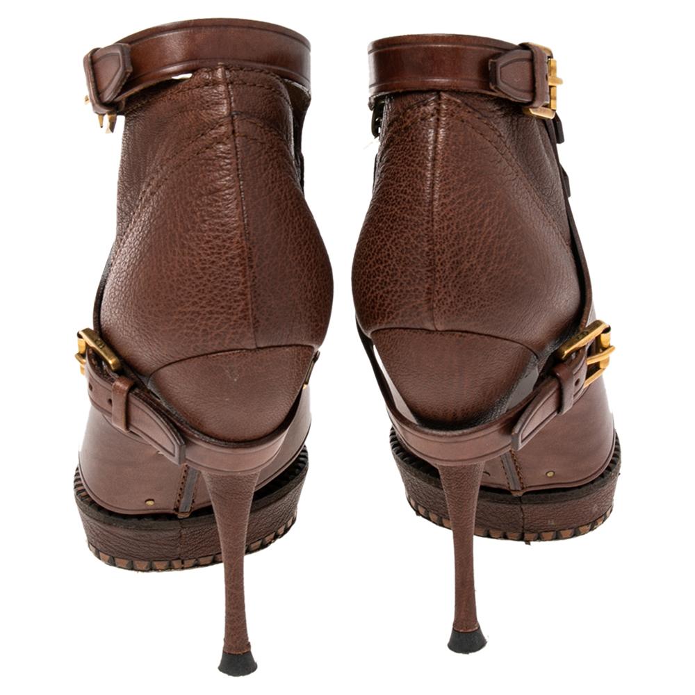 Dior Brown Leather Cavaliere Platform Ankle Boots Size 36.5 In Good Condition In Dubai, Al Qouz 2