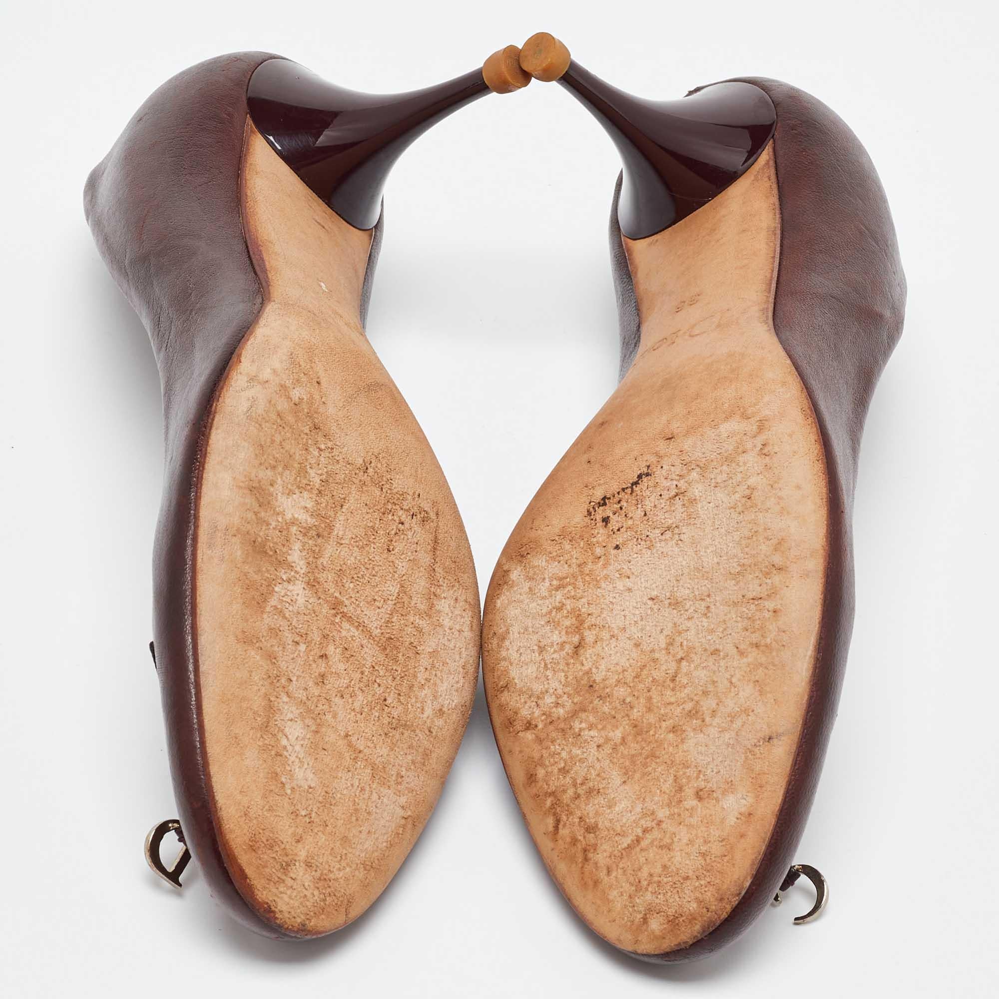 Dior Brown Leather CD Charm Round Toe Pumps Size 36 For Sale 1