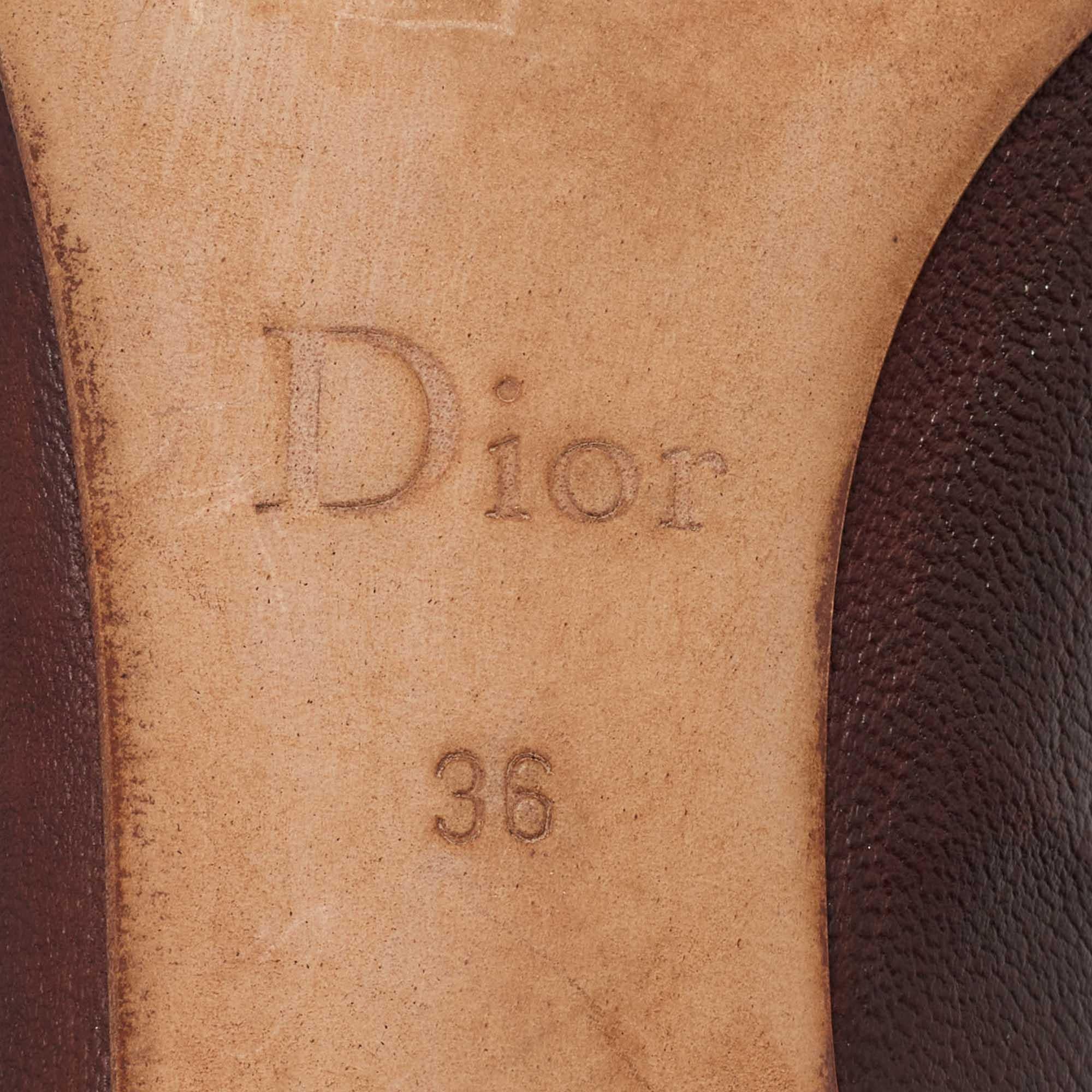 Dior Brown Leather CD Charm Round Toe Pumps Size 36 For Sale 3