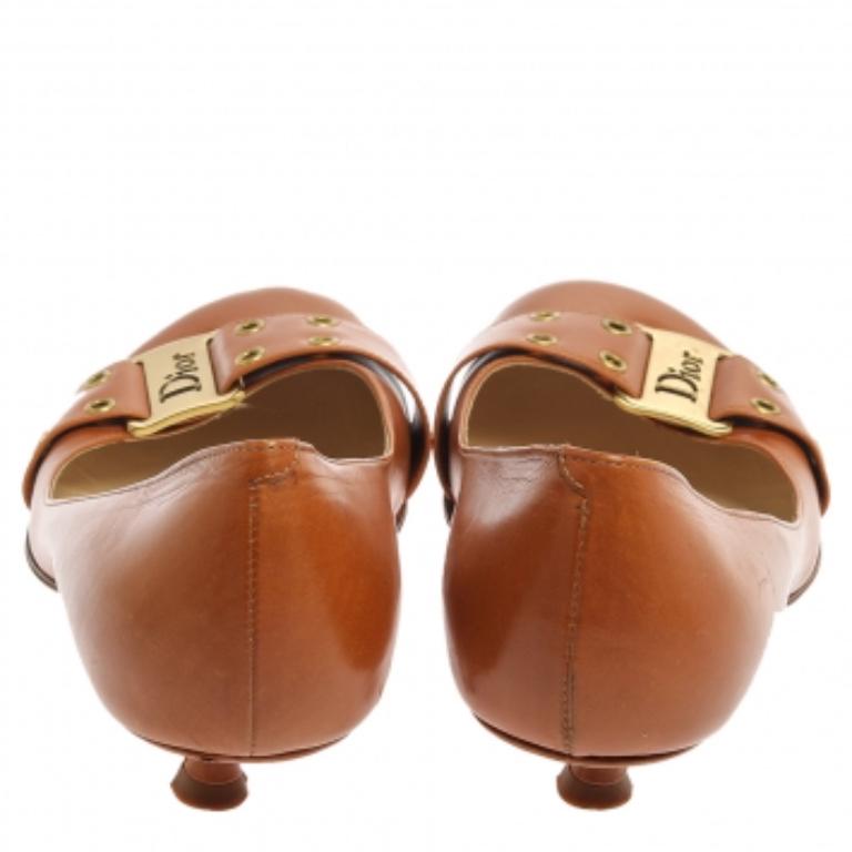 Women's Dior Brown Leather Grommet Buckle Toe Pumps Size 38.5 For Sale