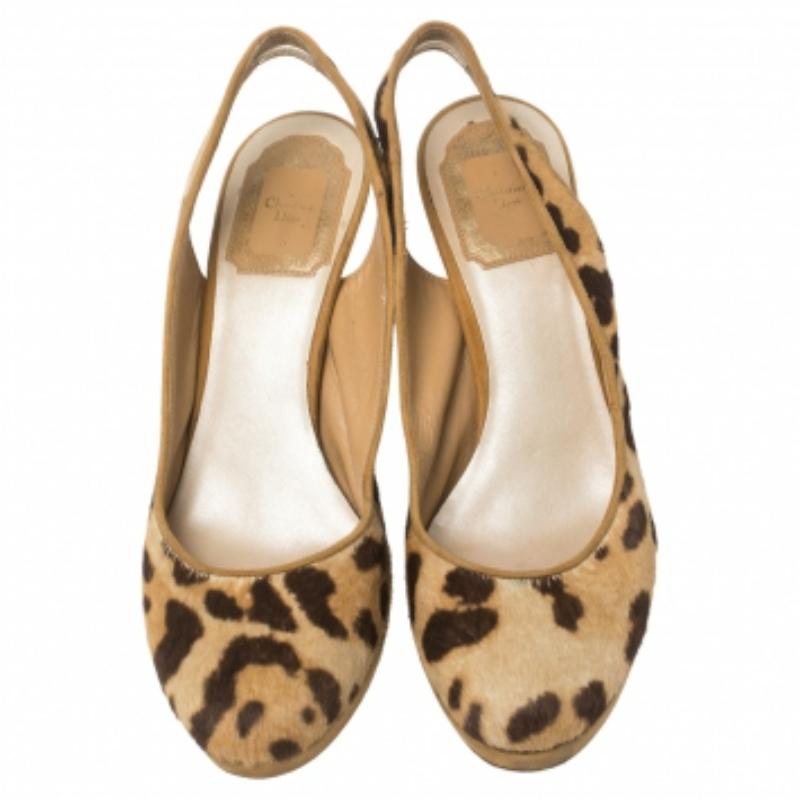 Dior Brown Leopard Print Calf Hair And Suede Slingback Platform Pumps Size 37 For Sale 2