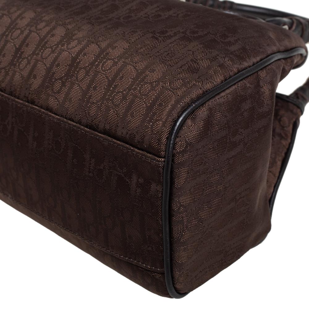 Dior Braune schräge Umhängetasche aus Nylon und Leder 4