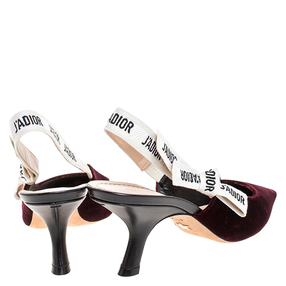 Dior Burgandy Velvet J'Adior Slingback Pointed Toe Sandals Size 38 In Good Condition In Dubai, Al Qouz 2