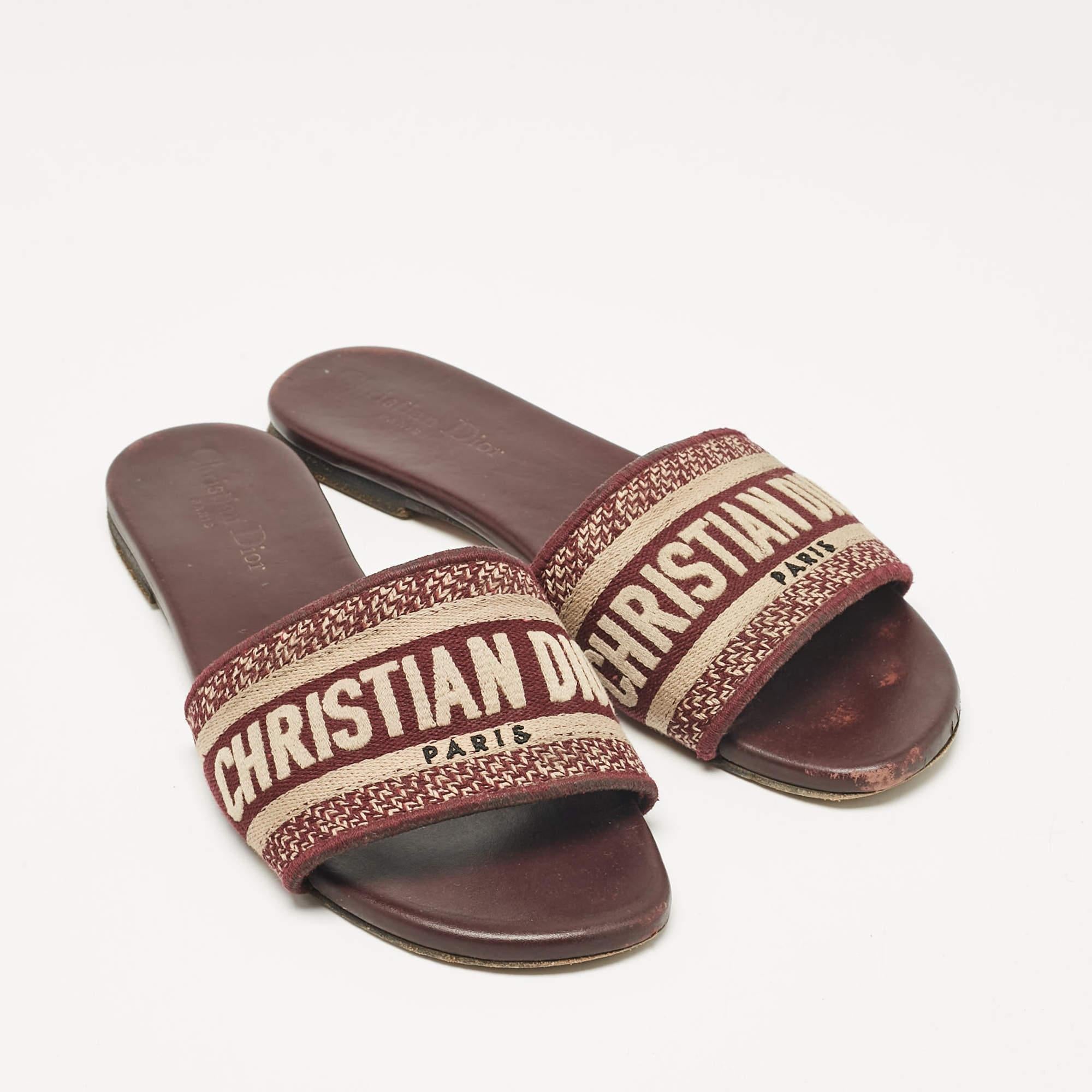 Dior Burgundy/Beige Embroidered Canvas Dway Flat Slides Size 37 In Fair Condition In Dubai, Al Qouz 2